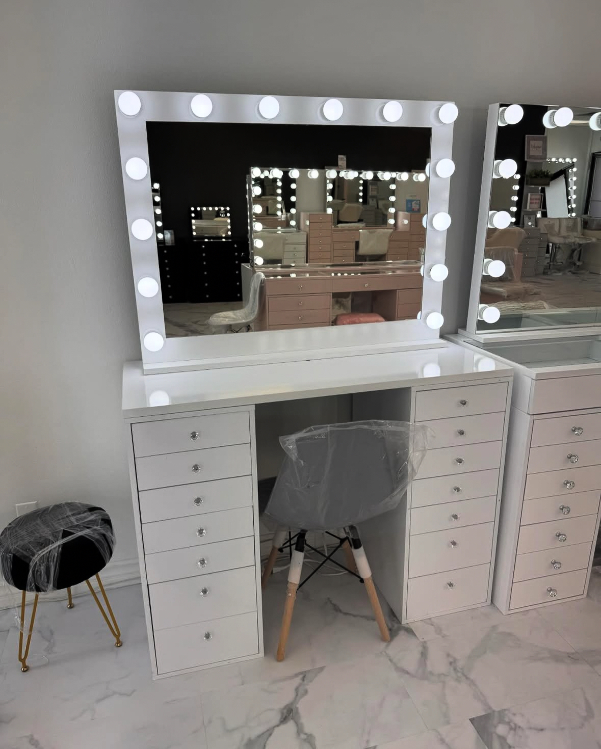 14 Drawer Plain Top with LED Dimmable Mirror